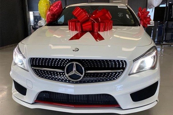 这个人据说偷了bobrisky的奔驰cla 照片 第1页0